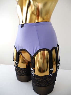 Größe Medium - XL 14 Riemen Flieder Lycra Designer Burlesque Stil Strapsgürtel
