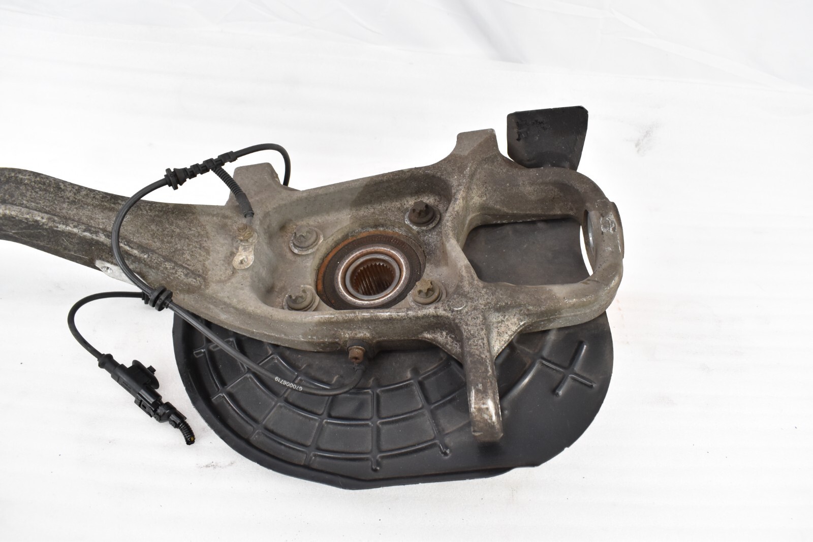 14-17 Maserati Ghibli S Q4 AWD Front Right Side Spindle Knuckle Hub Bearing OEM