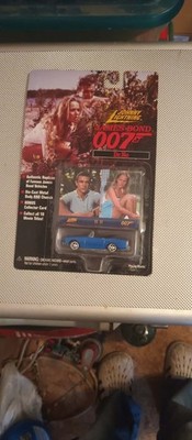 Johnny Lightning James Bond 007 Dr. No Convertible in Blue