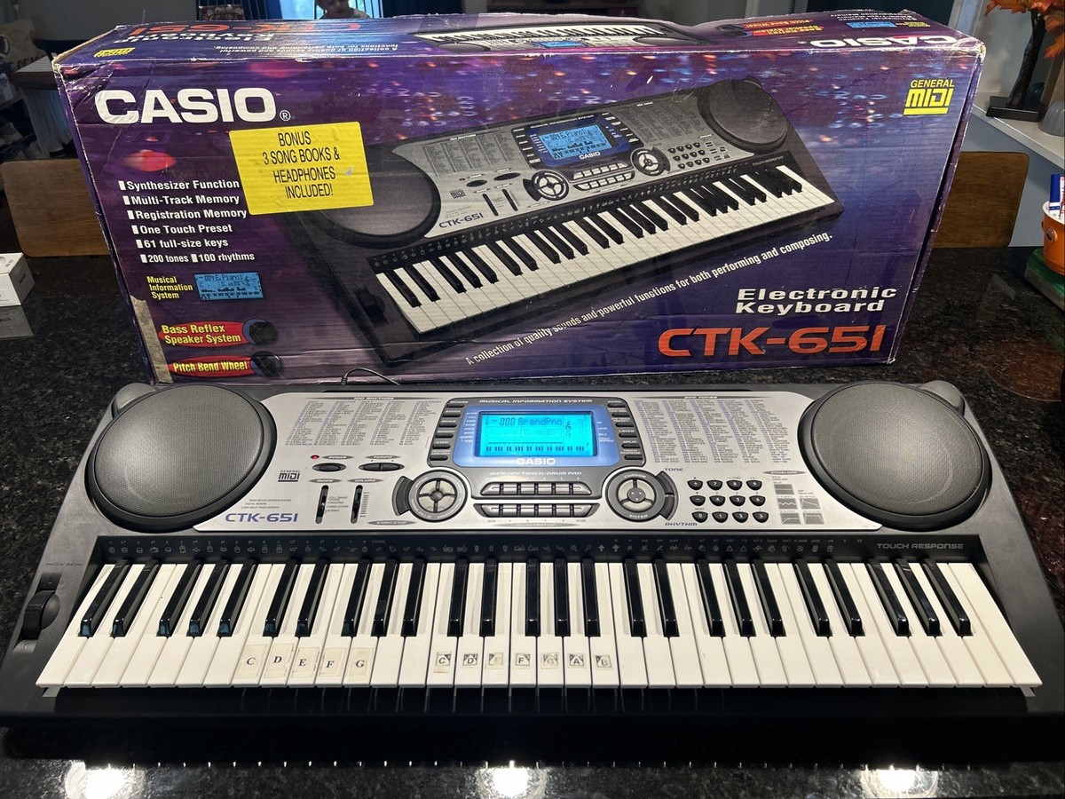Casio CTK-651 Electronic Keyboard w/ Box – 61 Touch-Response Keys