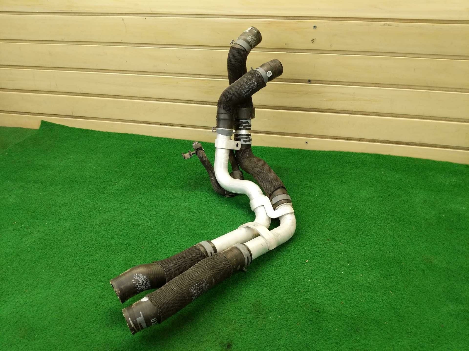 2017-2020 Audi R8 V10 5.2L - OEM RH Right Front Outer Cooling Pipes 4S0121064