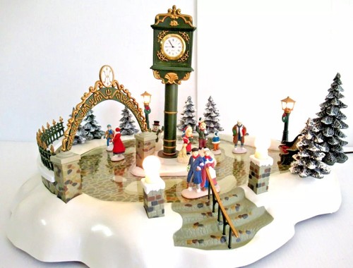 HAPPY WINTER HOLIDAY "WALK IN THE PARK" ~ (GIFT SET) ~ LIGHTED & ANIMATED !!! - Picture 2 of 24