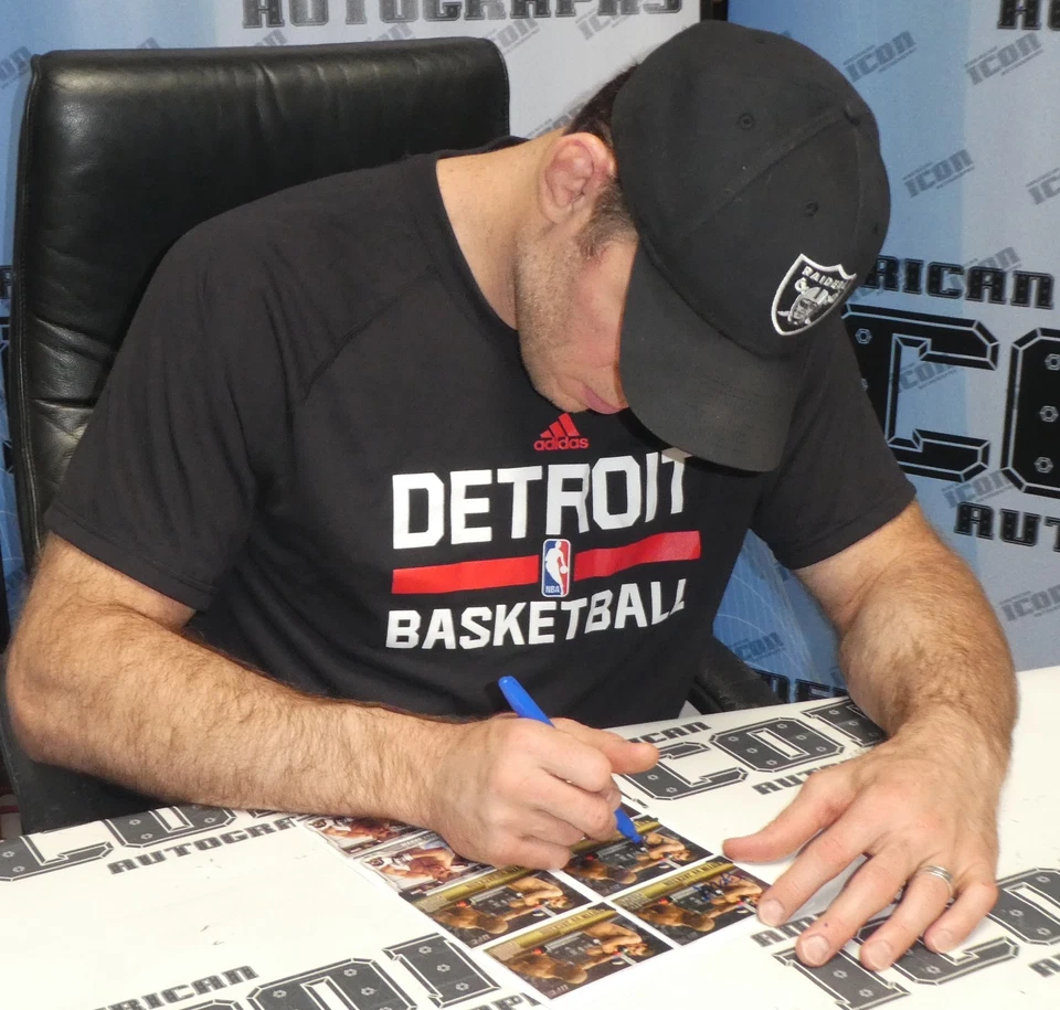 Forrest Griffin Signed 2014 Topps UFC Champions Blue Card #183 BAS COA #/88 Auto - Image 3 of 4