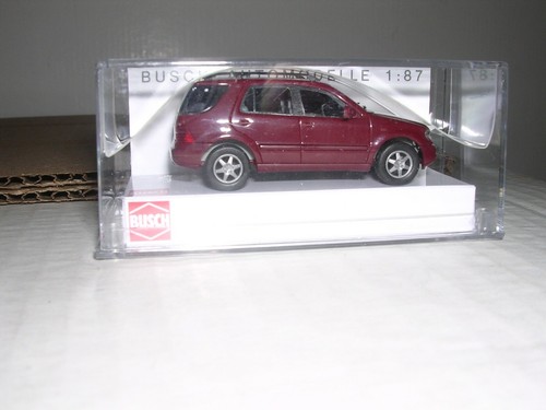 Busch #48530 Mercedes Clase M S.U.V. Lifting facial "negro" H.O. 1:87 | Zustand: New