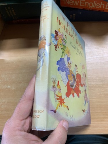 1950 1ST EDITION ENID BLYTON "THE FIFTH HOLIDAY BOOK" FICTION HARDBACK BOOK (P5) - Imagen 2 de 18