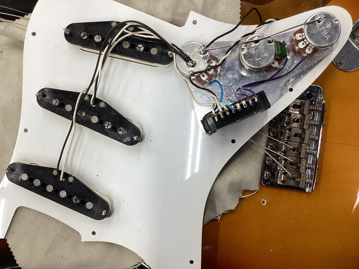 Fender Japan ST62 3-Tone Sunburst 1991-1992 Used Rosewood