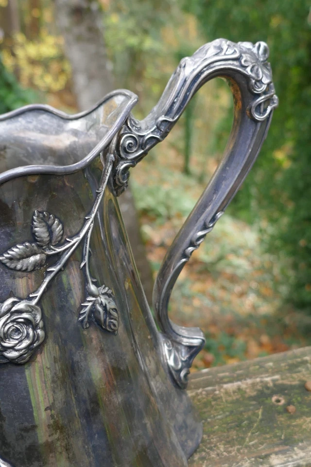 Antigua jarra de agua fría/leche E. G Webster & Son relieve elevado "recuerdo" Foto 3 de 4