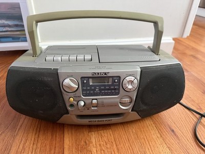 Sony CFD-V17 Portable Stereo Boombox AM FM CD Cassette Player Works! 