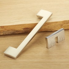 Möbelgriff LYSE BA 32 -160 mm Küchengriff Schubladengriff Türgriff JUNKER Design