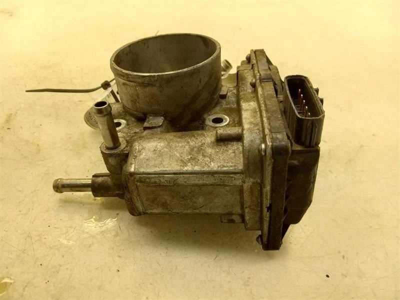 Toyota Corolla 2010 1,8 L 4 cilindros conjunto de carrocería del acelerador del motor  Foto 4 de 4