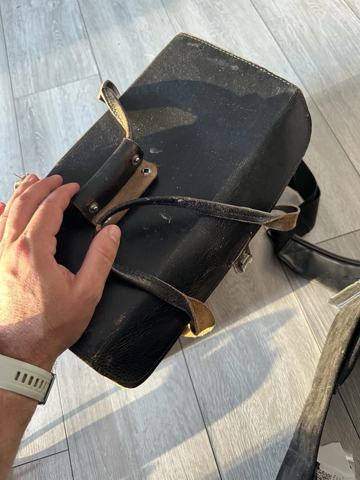 80s Journalist Photography Vintage Hard Case Camera Bag and Handle - Image 2 of 4