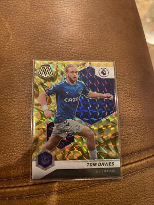 Tom Davies England Everton 2021-22 Panini Mosaic Gold Prizm