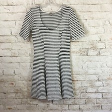 ASOS Women Size 4 Black White Abstract Midi Skater Dress Short Sleeve Stretch