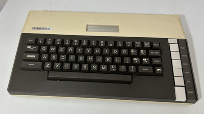ATARI 800XL mit ATARI 1050 FLOPPY , Netzteile und Bedienungsanleitung VINTAGE PC