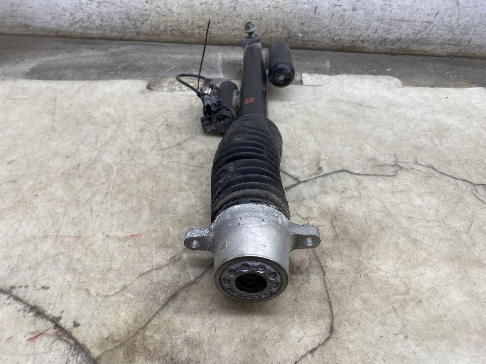 2020-2024 ASTON MARTIN DBX OEM 4.0L V8 RIGHT REAR SHOCK ABSORBER MY83-18W002-AA