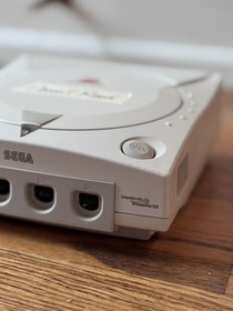 SEGA Dreamcast HKT-3020 Console Only White PARTS REPAIR DOES NOT READ DISCS A17 