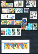 Nb90 Netherlands    All stamps 1990 with block and from booklet Very Fine MNH