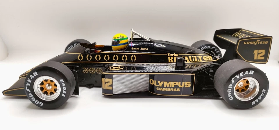 Coche de carreras modelo Ayrton Senna Lotus 97T F1 1985 1:18 Minichamps JPS Fórmula Uno Foto 2 de 4