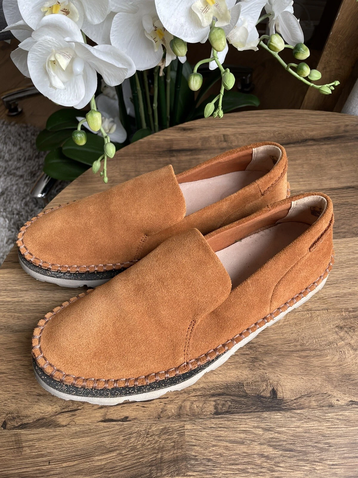 CLARKS scarpe da donna scamosciate ocra slip on scarpe comode ballerine UK 4 5 D ottime condizioni