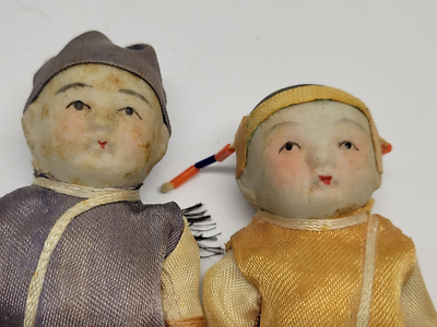 Souvenir De Poupée Geisha Asiatique En Kimono Et Poupée De Guerrier