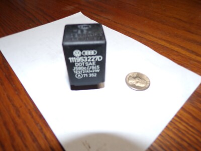 USED OE GERMAN HELLA#TRR41,4DB003226-02,VW#111953227D 3-PRONG TURNSIGNAL FLASHER