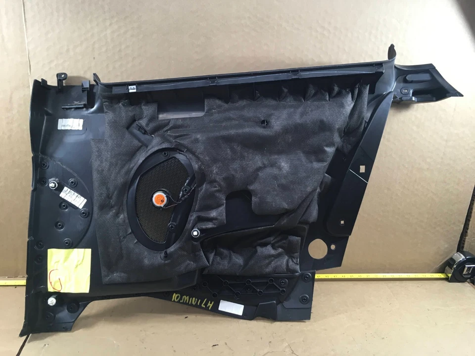 2007 - 2013 MINI COOPER R56 Rear Left Door Card Panel Black OEM . Foto 3 de 4