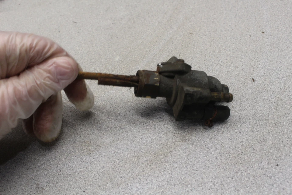 Honda CB360T 1975 tanque de gasolina Petcock R1-9367,dm Foto 3 de 4