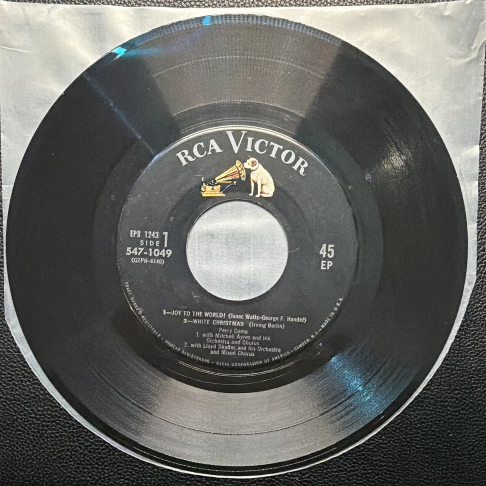Perry Como - Perry Como Sings Merry Christmas Music (RCA Victor EPB 1243) 45 x 2 - Image 4 of 4
