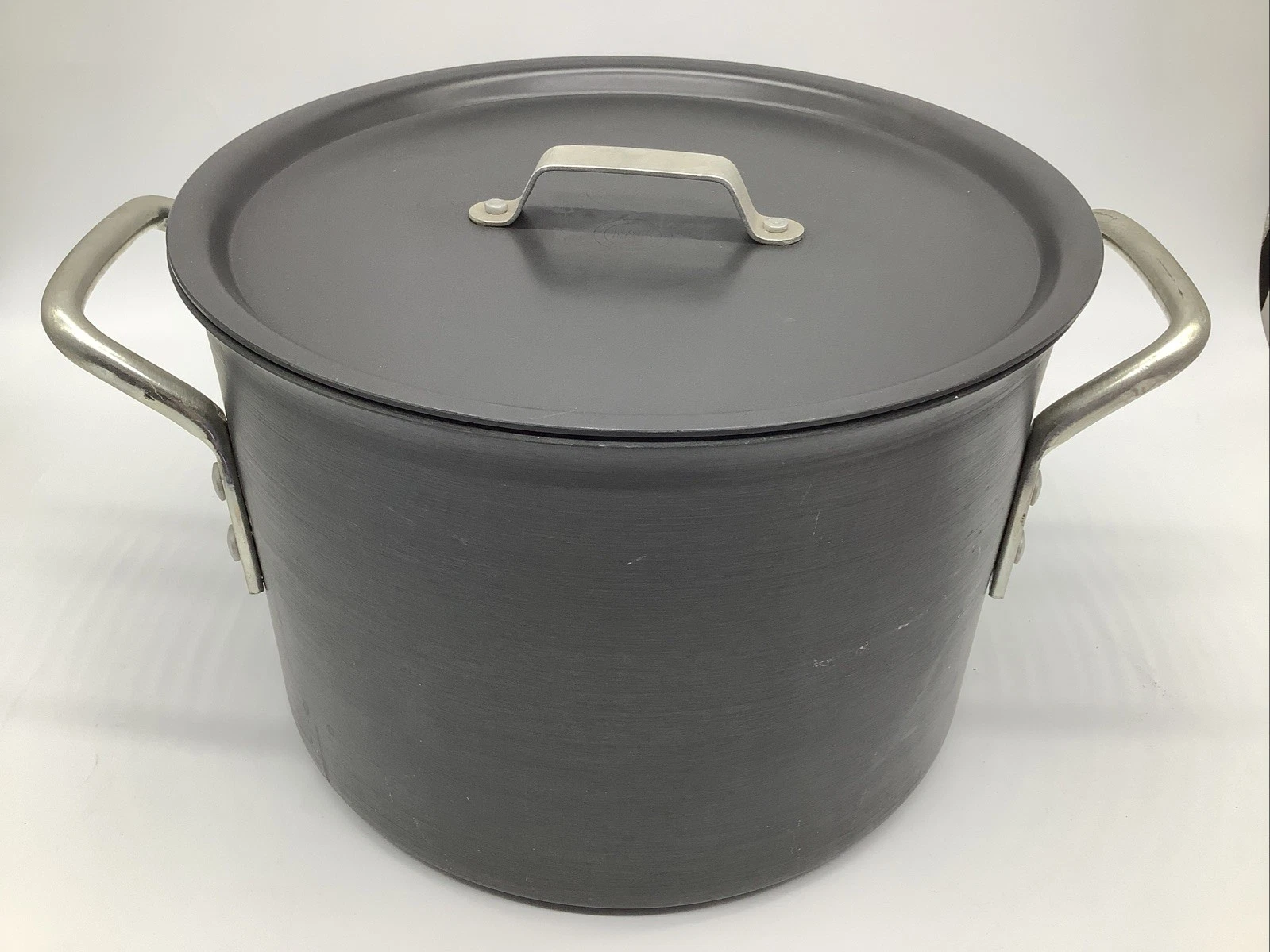 Vintage Calphalon Commercial 12 qt Stockpot With Lid 8612
Opens in a new window or tab