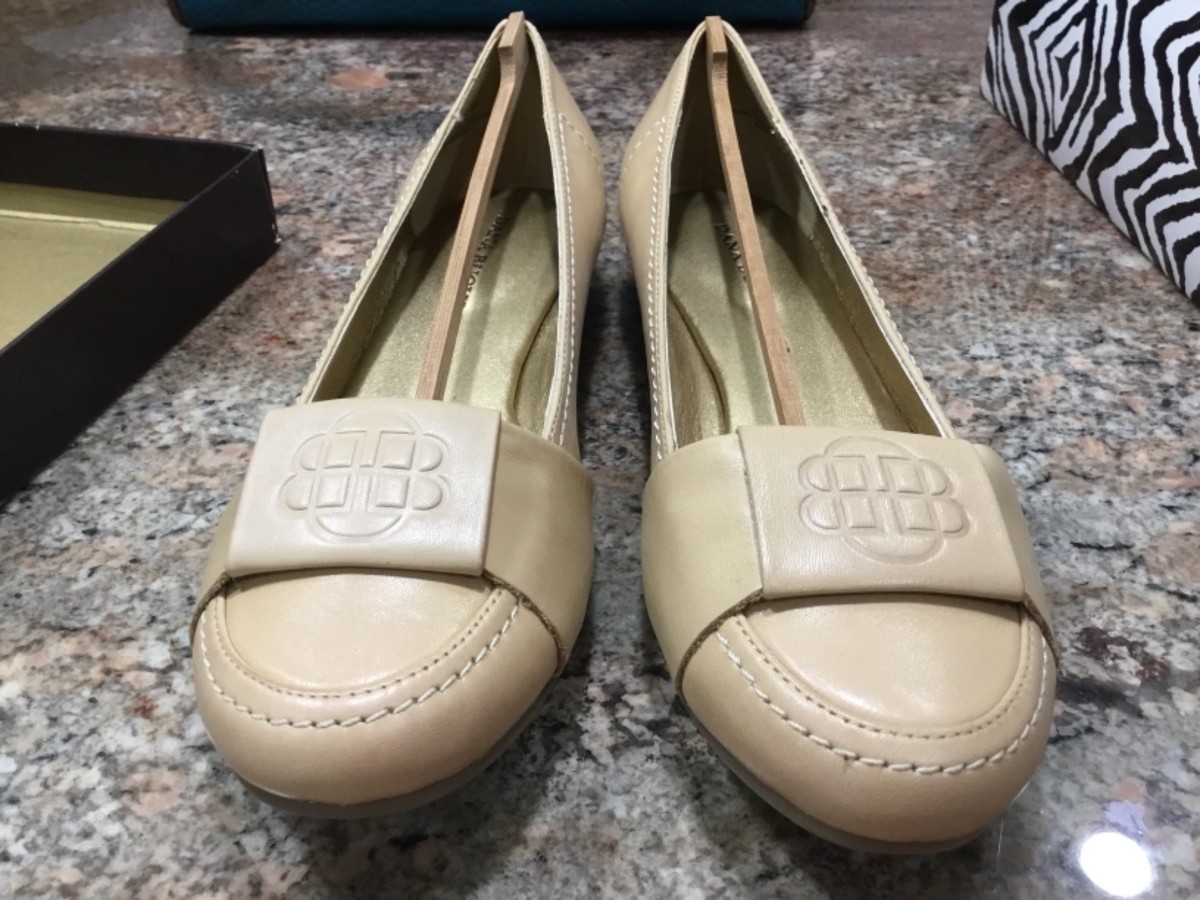 Dana Bachman Corsica Camel Women’s Size Flats New with Box