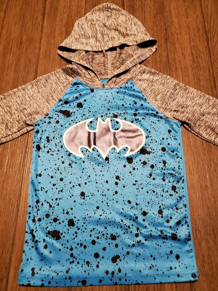 Camisa con Capucha DC Comics Batman Niños Azul y Gris Símbolo de Murciélago M 5/6 Foto 2 de 4