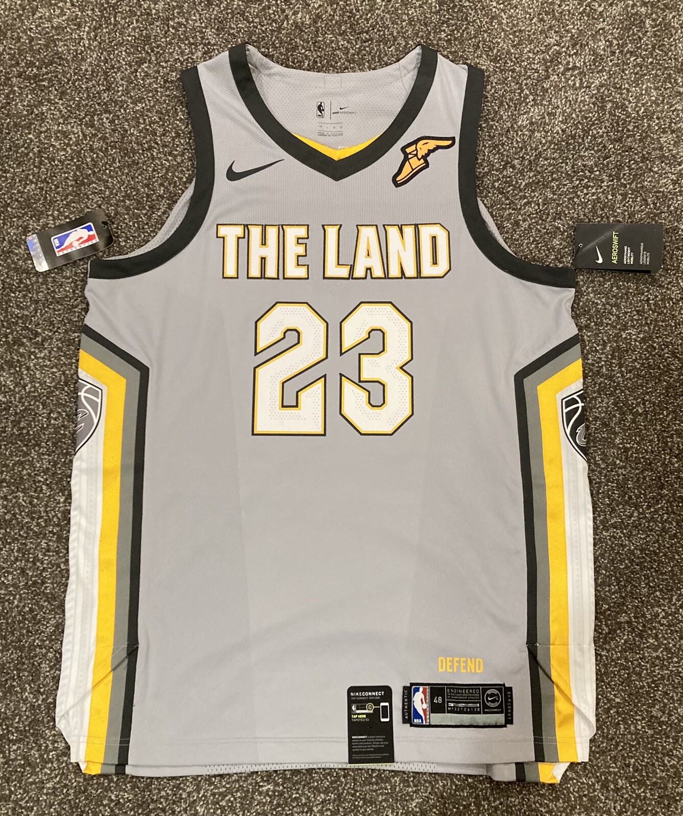 NWT LeBron James 2017-18 Authentic Nike City Jersey 48 L The Land Cavaliers