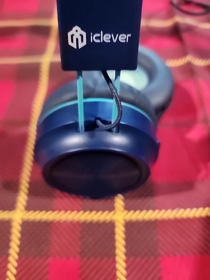 Синие регулируемые беспроводные складные Bluetooth-наушники со светодиодной подсветкой iClever BTH03 - Изображение 4 из 4