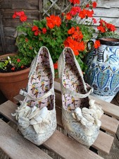 Irregular Choice shoes 'Cortesan', floral, bar / strap, gold & cream size EU 39 