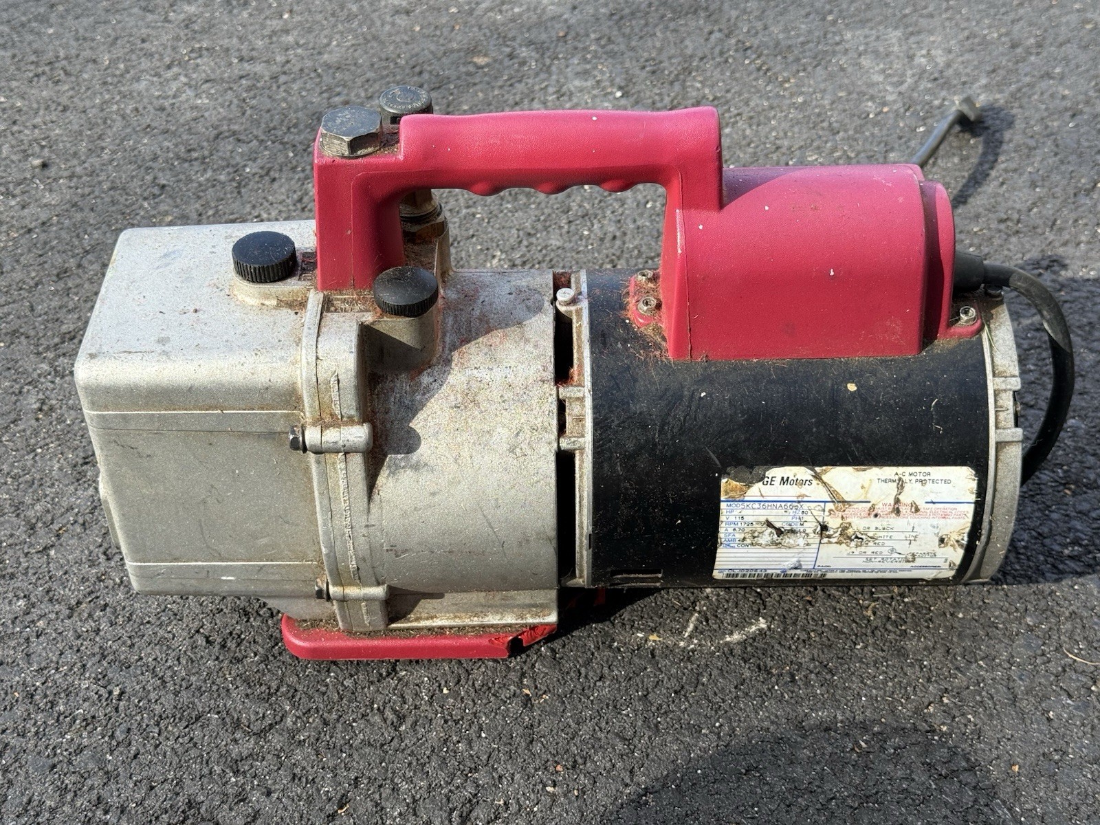 Robinair 15600 High-Performance 6 CFM Vacuum Pump – 1/2 HP – Tested & Works