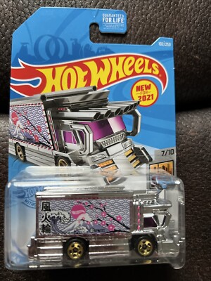 2021 Hot Wheels #102 HW Metro 7/10 RAIJIN EXPRESS Chrome w/Gold 5 Spoke Wheels