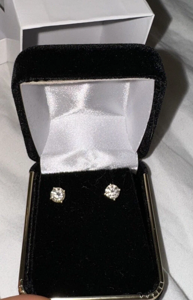 Pendientes de diamantes naturales de 1 quilate de oro blanco de oro blanco con tornillos naturales de 14K Foto 3 de 3