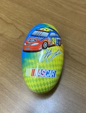 👀 2003 VINTAGE JEFF GORDON NASCAR METAL EASTER EGG DUPONT RACE CAR TIN -EMPTY 