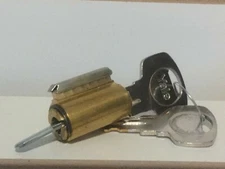 Yale Multiple Use Lock and Keys