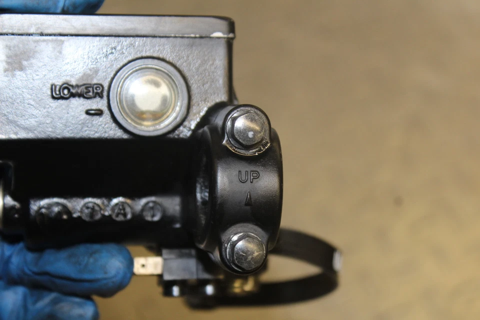 ГЛАВНЫЙ ЦИЛИНДР ПЕРЕДНЕГО ТОРМОЗА 2007 SUZUKI BANDIT 1250S GSF1250S - Изображение 4 из 4