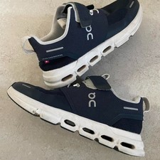 On Running Cloud Shoes Kids sz 1 navy blue trainers sneakers "On" Cloudshift