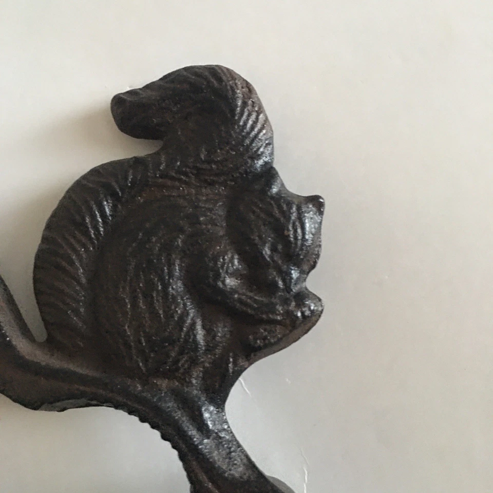 Vintage Metal Cast Iron Squirrel Nutcracker 7” x 5.5x 2.5” Holidays Fall - Image 4 of 4