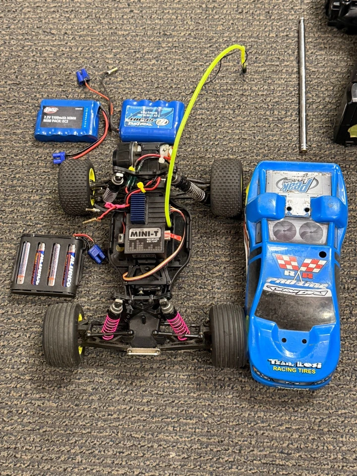 Original Losi Mini-T MiniT Mini T 1/18th Scale Truck RTR Ready To Run Blue - Image 2 of 4