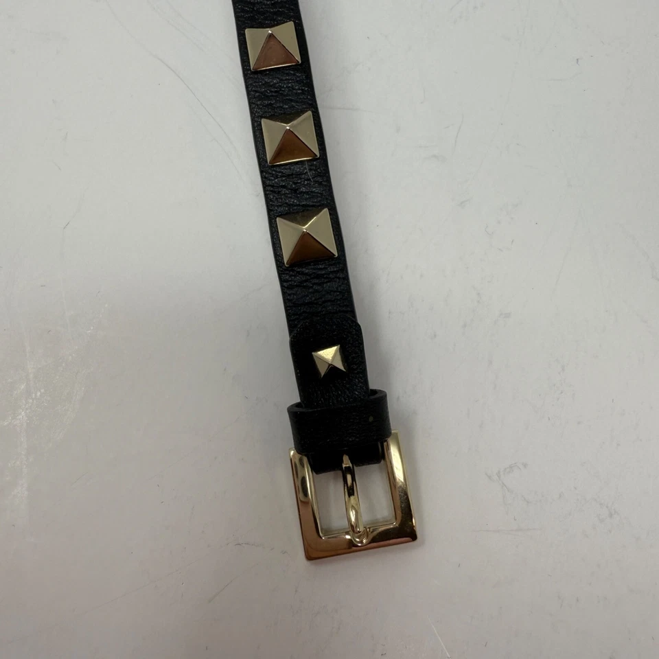 Pulsera de cuero adornada con espiga Rockstud enchapada en platino Valentino Garavani Foto 3 de 4