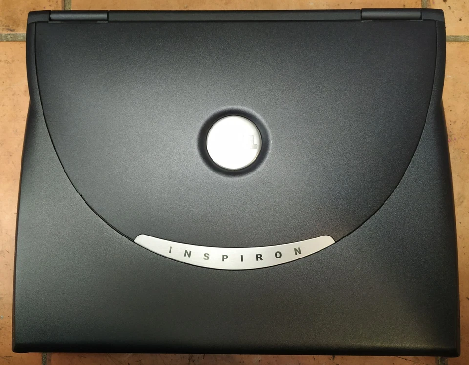 Portatil Retro Gaming Dell Inspiron 4000 Intel Pentium III Windows Milennium - Imagen 2 de 4