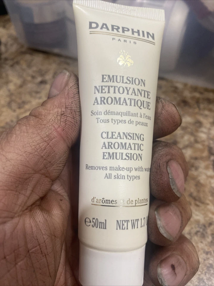 NOVO limpador Darphin 1,7 oz emulsão nettoyante aromatique - Imagem 3 de 4