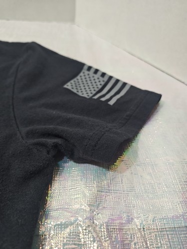Under Armour Boys Black And Gray USA Freedom Flag Logo Tee Shirt Sz Youth M - Picture 7 of 9