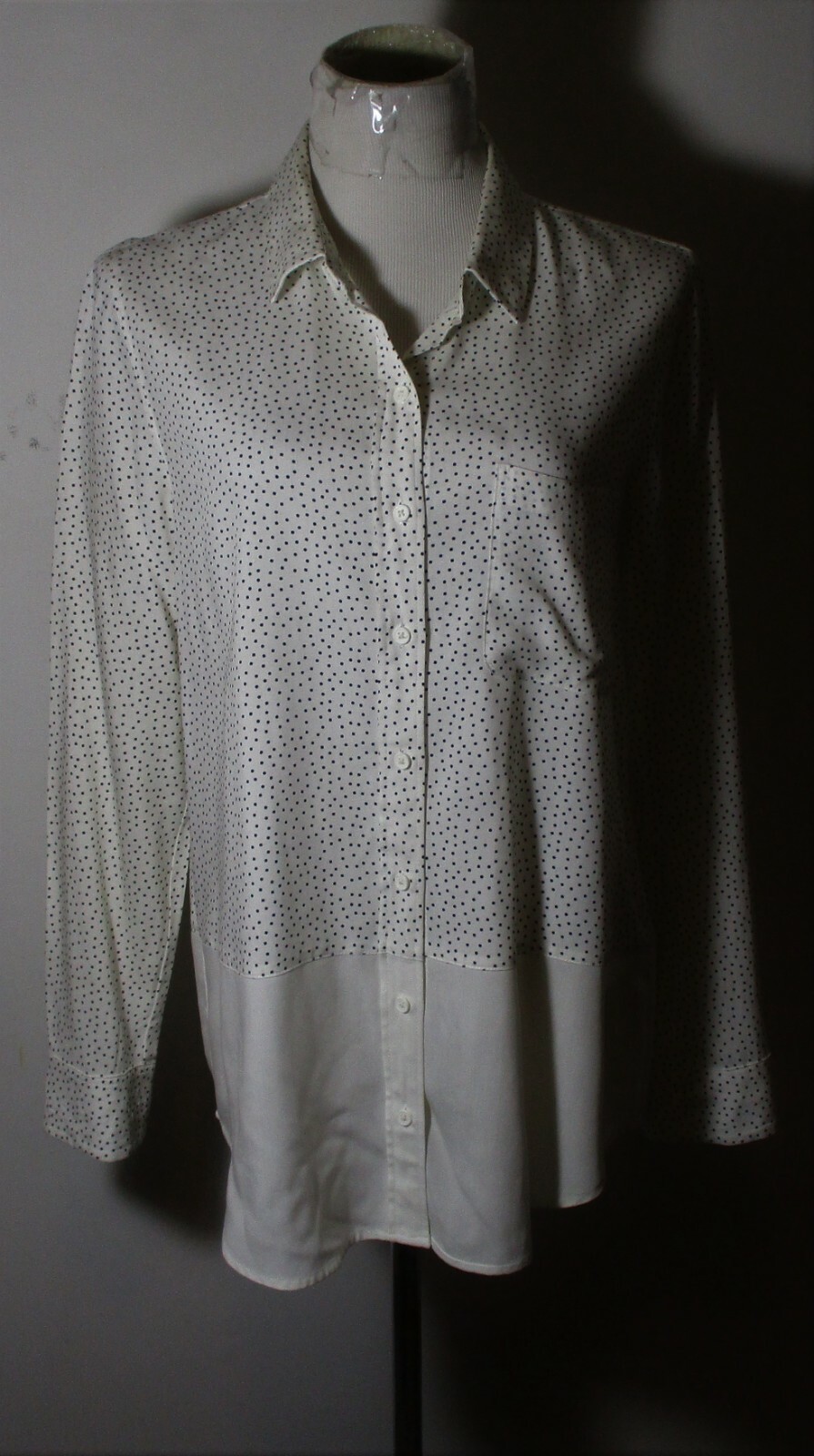 BANANA REPUBLIC White Polka Dot Long Sleeve Blouse Size M