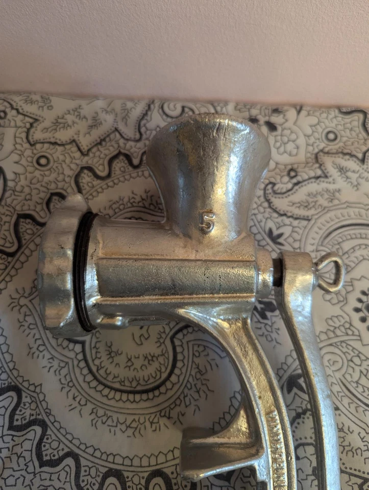 RARE Antique Manual Meat Grinder F5 Silver Made in Romania, Cottagecore/TradWife - Image 3 of 4