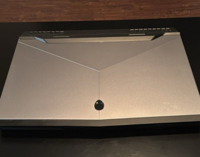 ALIENWARE 17 R4 17.3in Gaming Laptop i7 3.5Ghz 32GB 1TB SSD GTX 1060